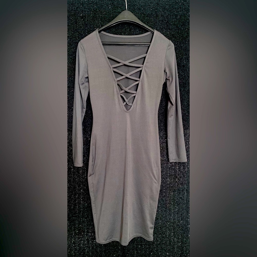 Brand: ALLEGRACE
Size: Medium
Color: Gray
Condition: Great